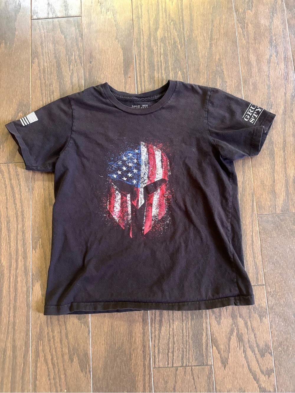 Grunt Style Boys Black Patriotic Helmet/ Flag T-Shirt - Sz L or 10/12